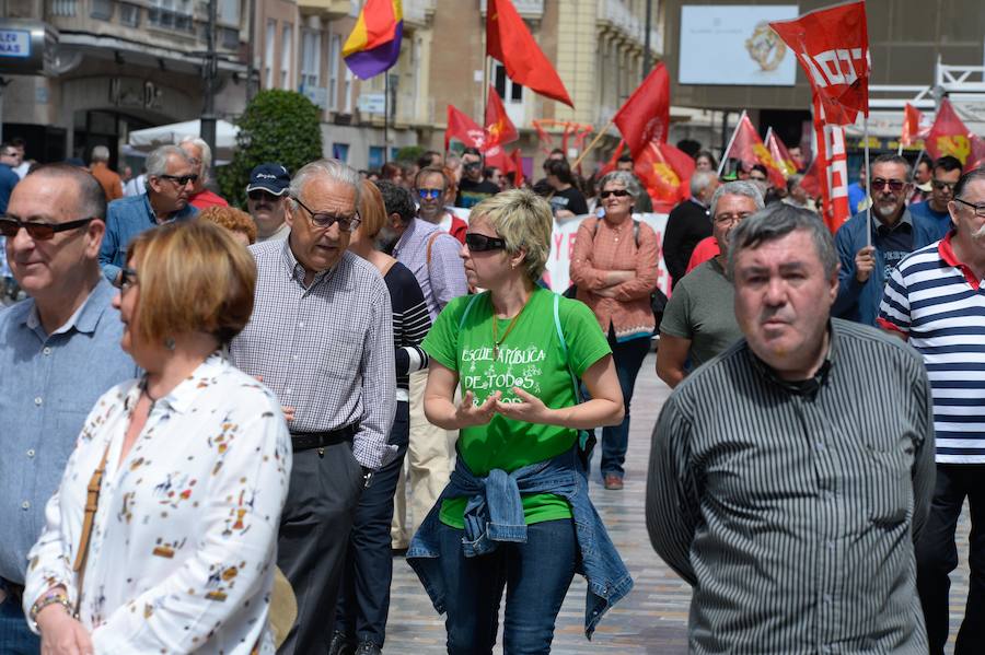 Trabajadores y sindicatos salen a la calle contra la precariedad