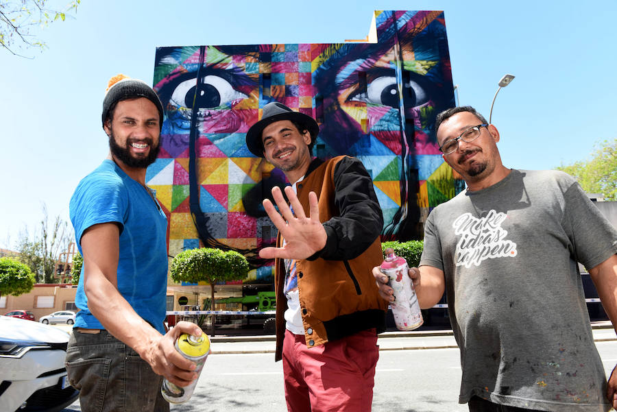 Kobra finaliza el grafiti de Salvador Dalí