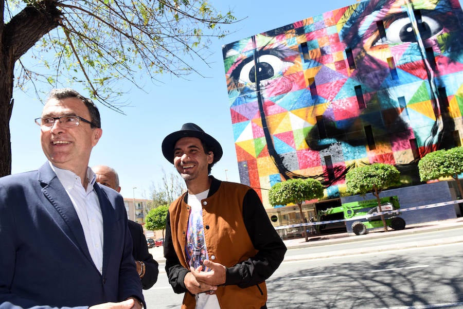Kobra finaliza el grafiti de Salvador Dalí