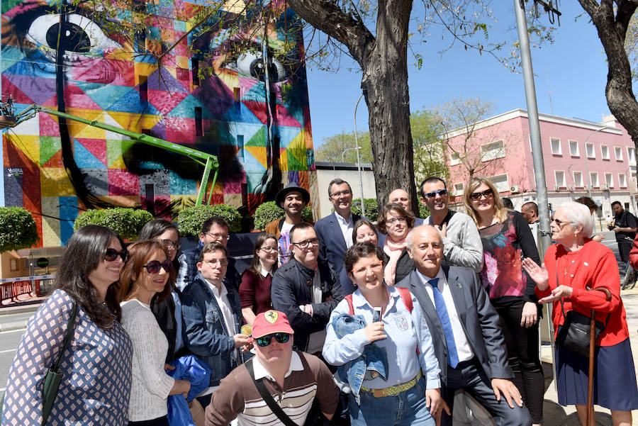 Kobra finaliza el grafiti de Salvador Dalí