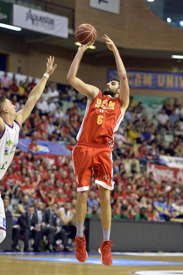 Inmerecida derrota del UCAM en su despedida