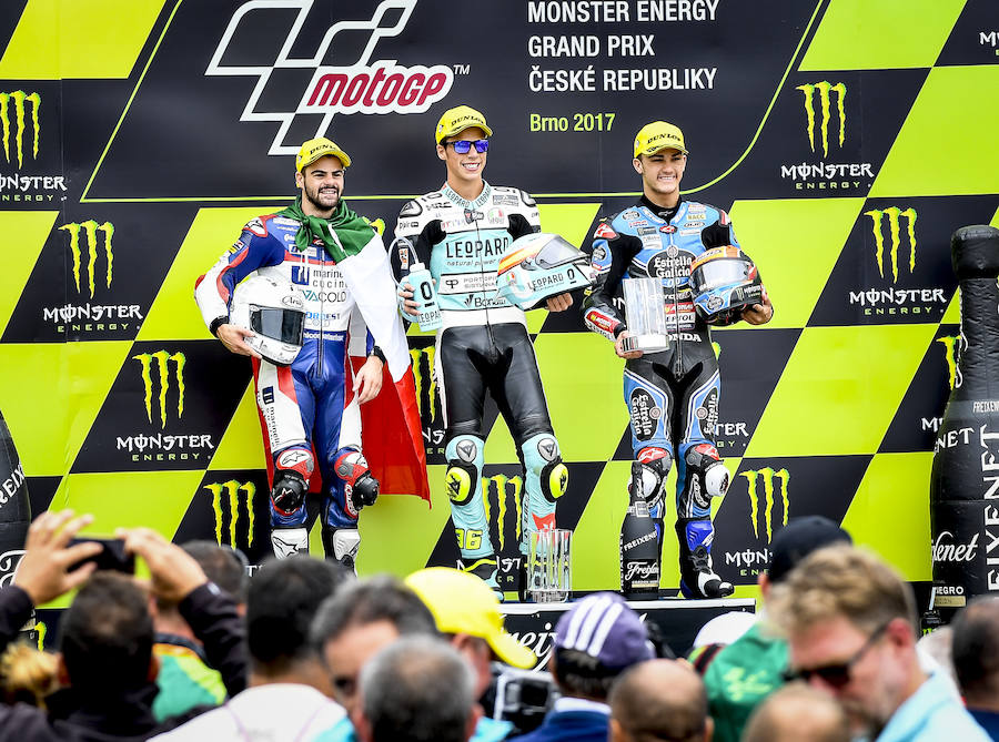 Renato Fenati, Joan Mir y Arón Canet completaron el podio de Moto3. 