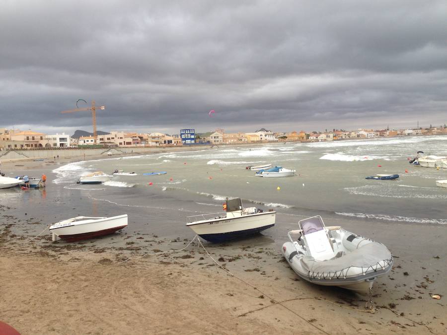 Meteorología desactiva el aviso naranja pero mantiene activa la alerta por lluvias, tormentas y fenómenos costeros.