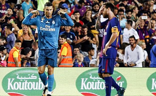 Cristiano y Messi, durante la ida de la Supercopa de España en el Camp Nou. 