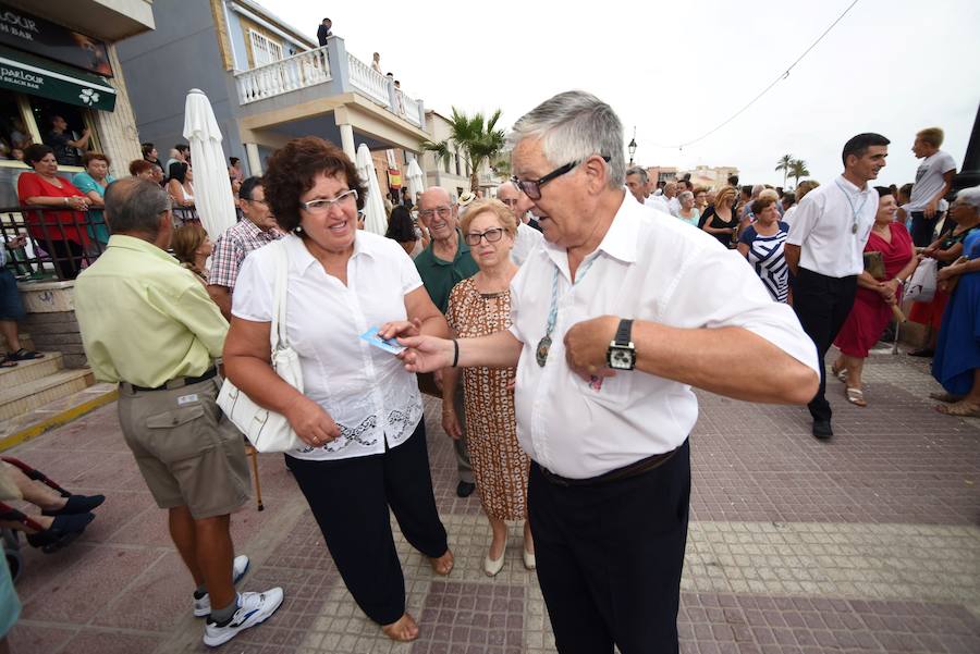 Vecinos y veraneantes se vuelcan con las procesiones marítimas en Los Alcázares, Los Nietos y Cabo de Palos.