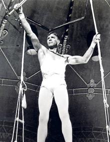 Imagen secundaria 2 - 1. Daniel Craig, un superagente de carne y hueso. | 2. Tom Cruise y su gran salto que acabó contra una pared. | 3. Burt Lancaster, el actor acróbata.