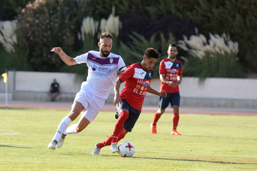 Giafranco, portero de El Ejido, desbarató numerosas ocasioens de gol locales y fue el mejor del partido