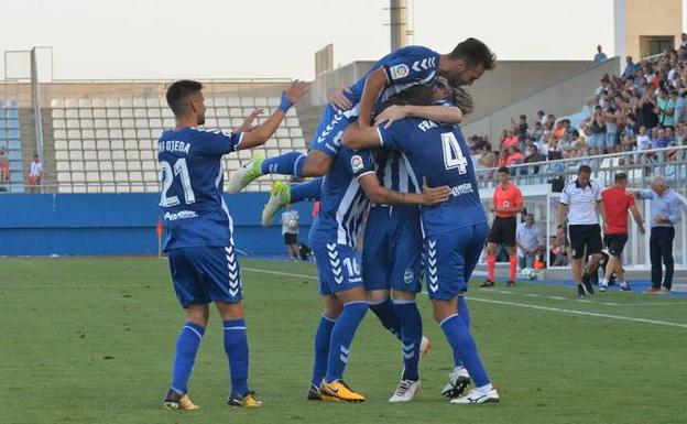 El Lorca FC defenderá el liderato mañana en Huesca