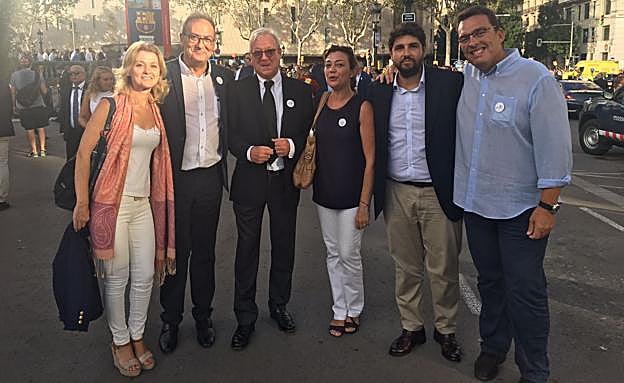 Nuria Guijarro, Pedro José Pérez, Ramón Luis Valcárcel, Severa González, López Miras y Javier Ruano antes de la manifestación