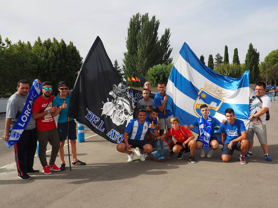 El conjunto entrenado por Curro Torres sufre la primera derrota de la temporada en un partido en el que el Huesca supo aprovechar los errores de los lorquinos