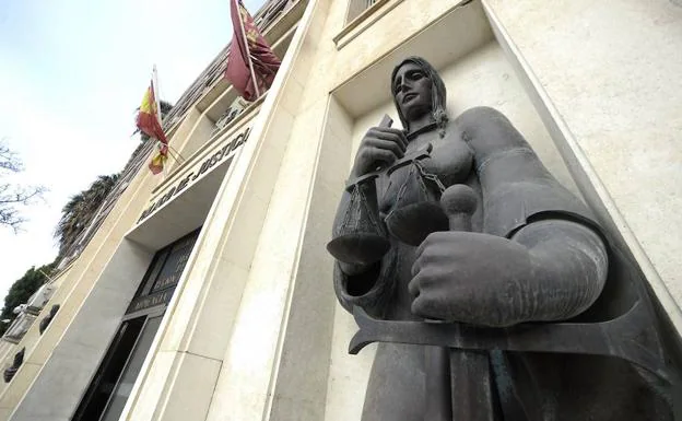 Fachada del Palacio de Justicia de Murcia.