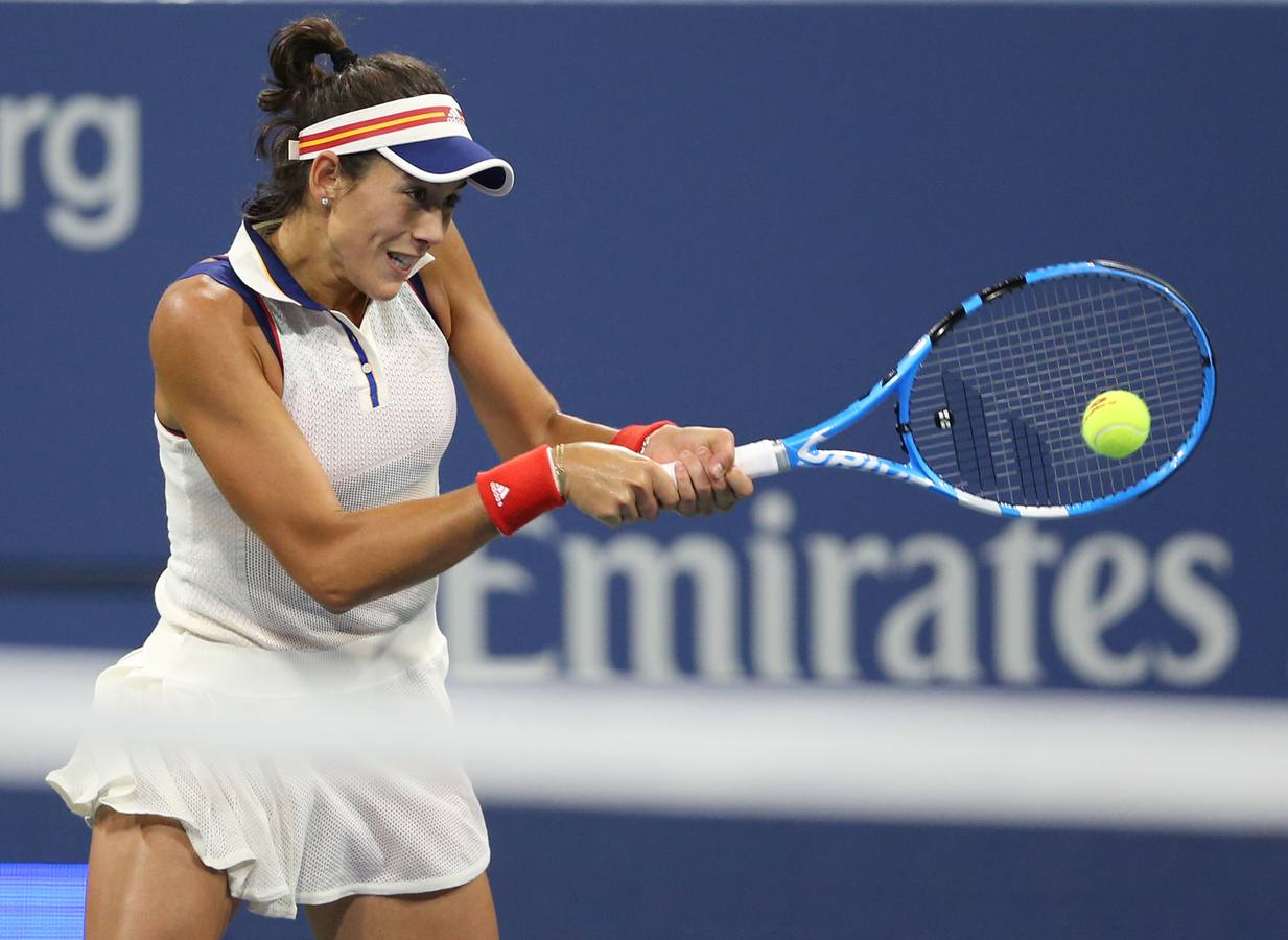 El maleficio de la tercera ronda en el Abierto de Estados Unidos quedó atrás para la tenista española Garbiñe Muguruza cuando lo consiguió al vencer en la segunda por 6-4 y 6-0 a la china Ying-Ying Duan.