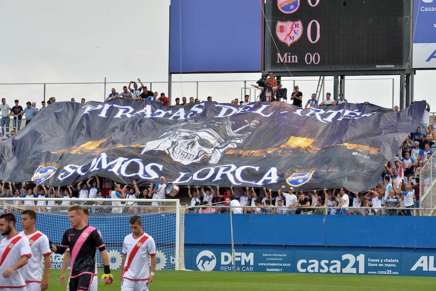 En un partido marcado por el mal estado del césped y las lesiones, el equipo de Curro Torres logra un punto frente a uno de los grandes equipos de la categoría