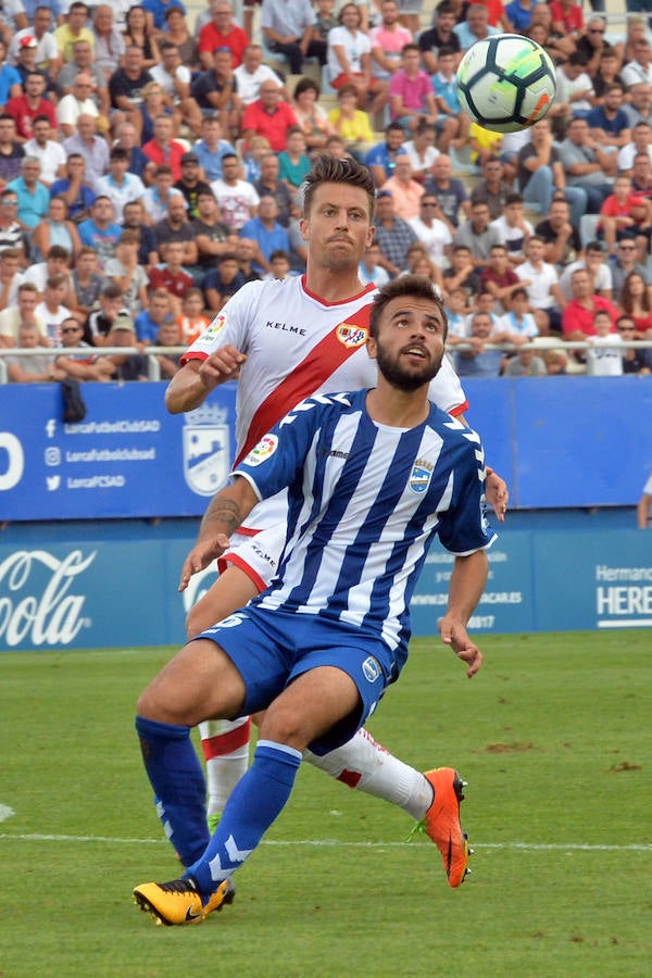 En un partido marcado por el mal estado del césped y las lesiones, el equipo de Curro Torres logra un punto frente a uno de los grandes equipos de la categoría