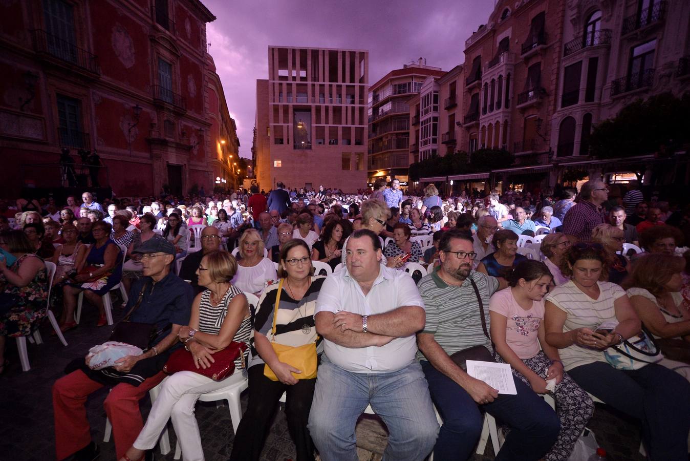 La plaza de Belluga fue el punto de encuentro de la Murcia de Alfonso X con la ciudad del siglo XXI, con numerosas referencias a autores e instrumentos