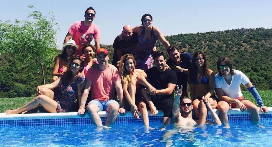 Un extriunfito traiciona a tres compañeras al publicar su foto desnudas