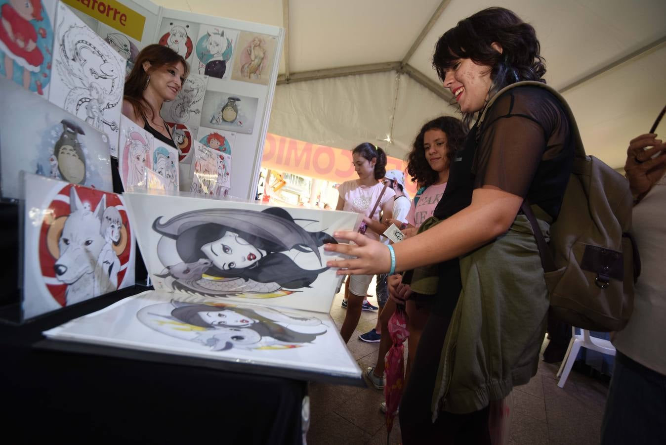 Decenas de ilustradores se dan cita en los talleres de dibujo y exposiciones de la primera edición del 'Cómic Day'