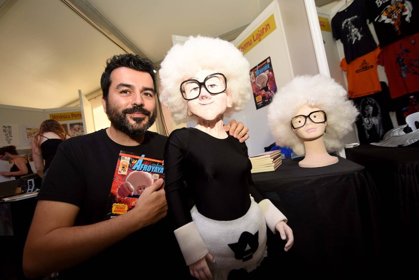 Decenas de ilustradores se dan cita en los talleres de dibujo y exposiciones de la primera edición del 'Cómic Day'