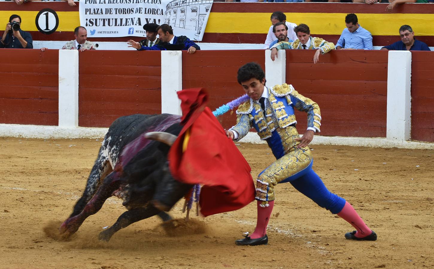 Paseó el trofeo Miguel Ángel Pacheco, que entró en los carteles de Calasparra por la vía de la sustitución