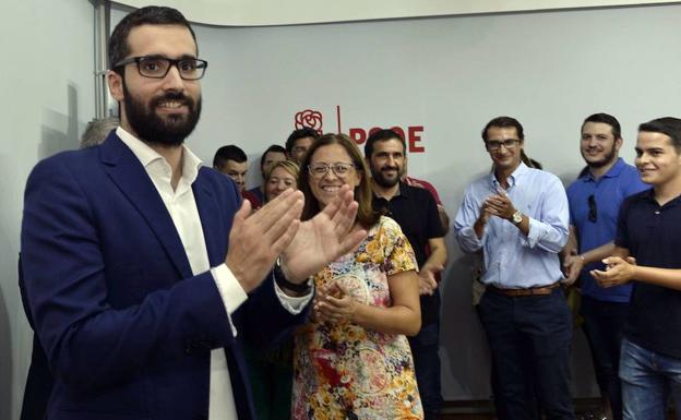 Lucas, a la izquierda, durante la presentación de su candidatura.