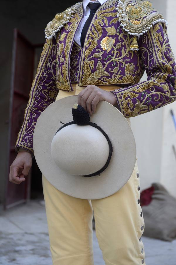 El diestro sale por la puerta grande de La Condomina en la segunda corrida de la Feria Taurina de Murcia