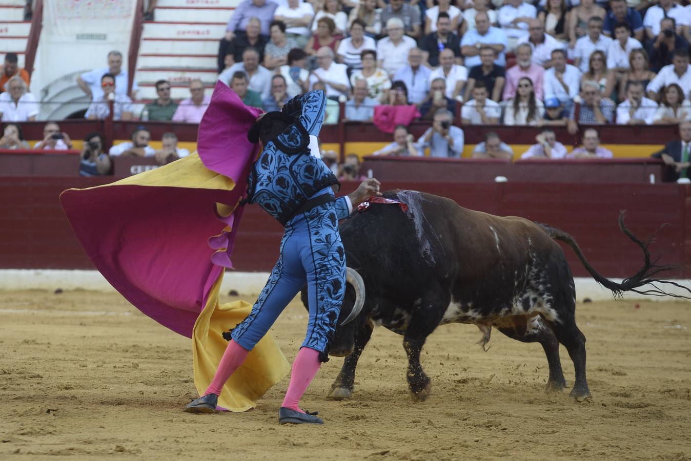 El diestro sale por la puerta grande de La Condomina en la segunda corrida de la Feria Taurina de Murcia