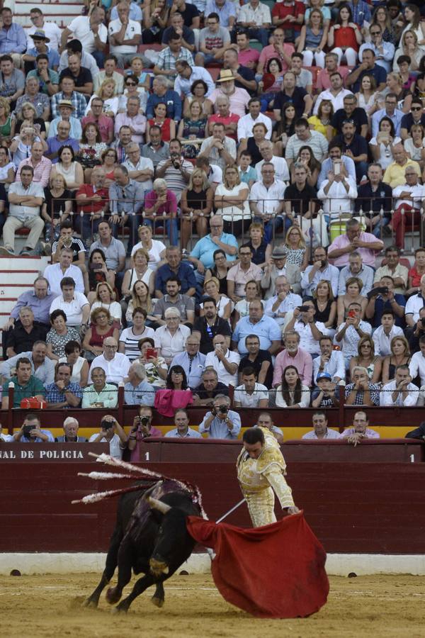 El diestro sale por la puerta grande de La Condomina en la segunda corrida de la Feria Taurina de Murcia