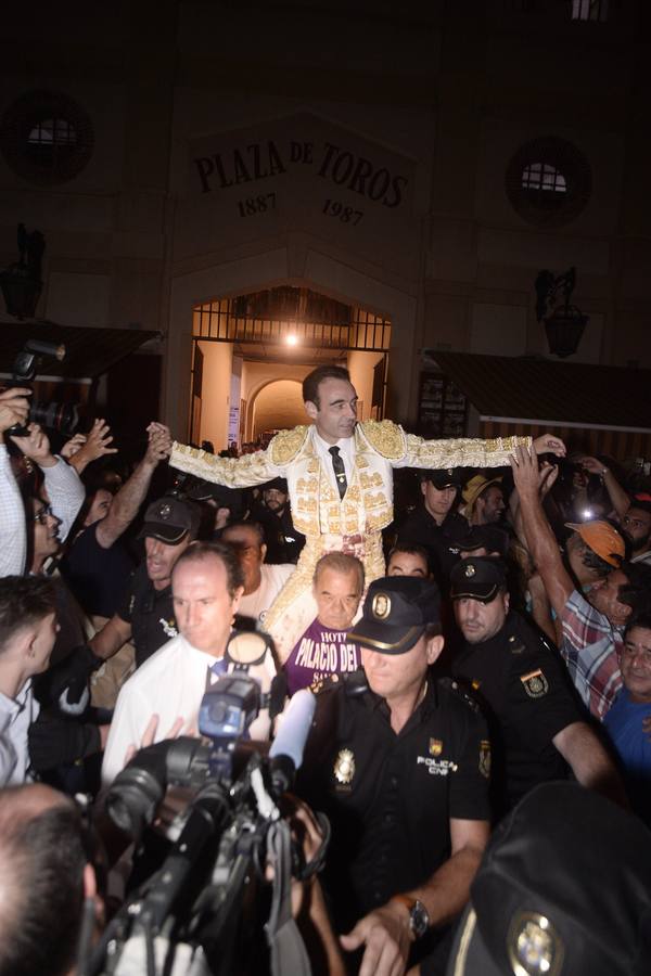 El diestro sale por la puerta grande de La Condomina en la segunda corrida de la Feria Taurina de Murcia