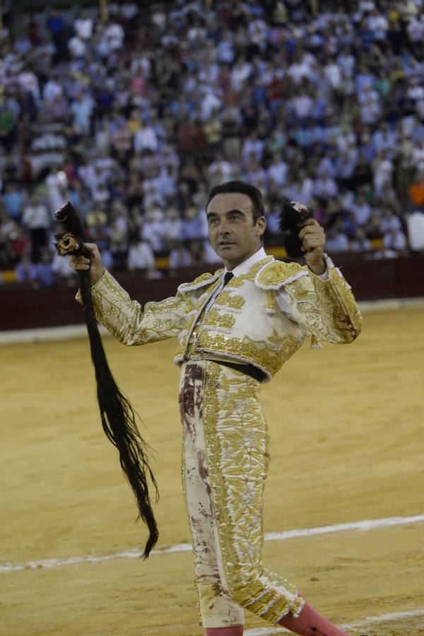 El diestro sale por la puerta grande de La Condomina en la segunda corrida de la Feria Taurina de Murcia