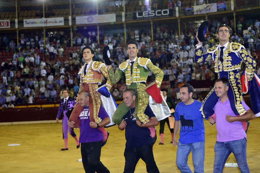 Roca Rey corta un rabo y abre la puerta grande junto a El Fandi y Talavante