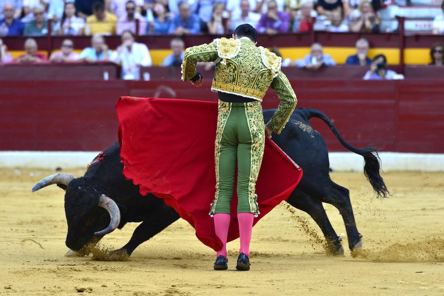 Roca Rey corta un rabo y abre la puerta grande junto a El Fandi y Talavante