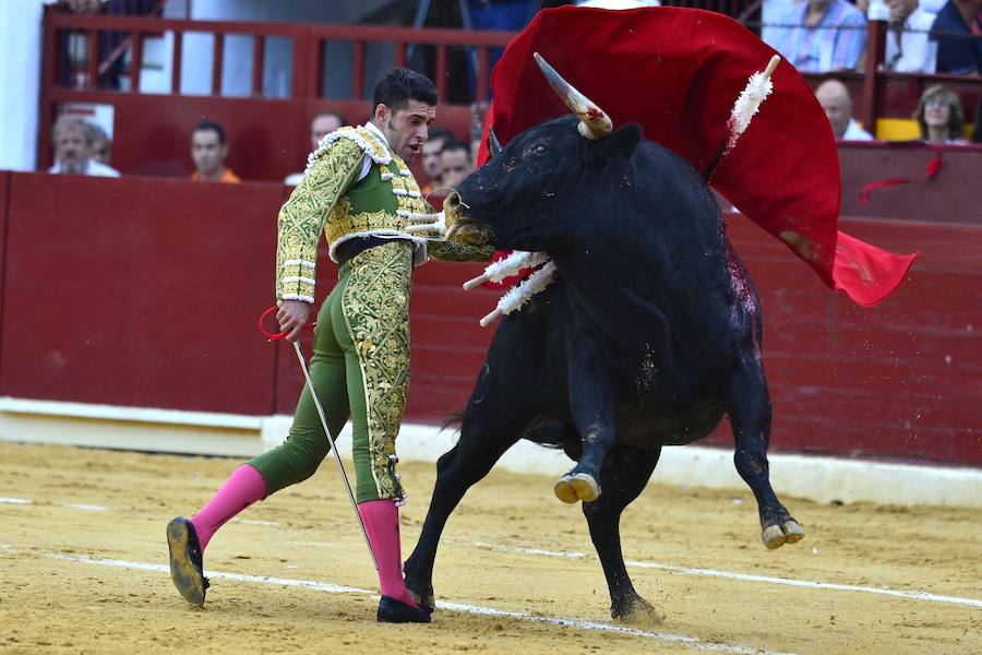 Roca Rey corta un rabo y abre la puerta grande junto a El Fandi y Talavante