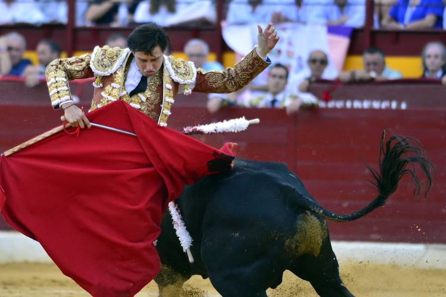 Roca Rey corta un rabo y abre la puerta grande junto a El Fandi y Talavante