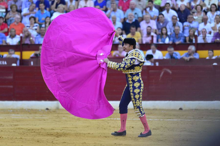 Roca Rey corta un rabo y abre la puerta grande junto a El Fandi y Talavante