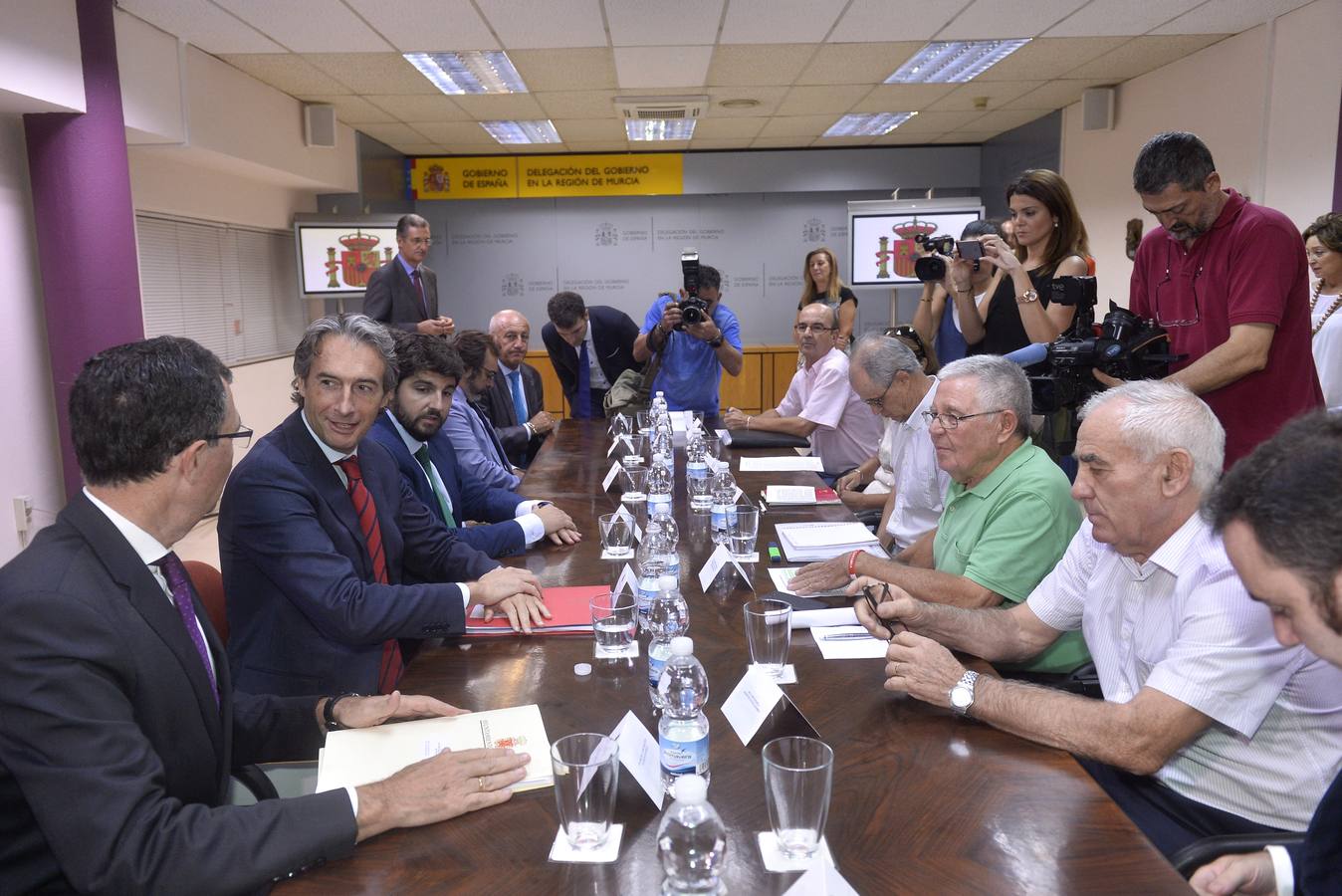 Íñigo de la Serna vista las obras y se reunió con representantes de la Plataforma Pro Soterramiento