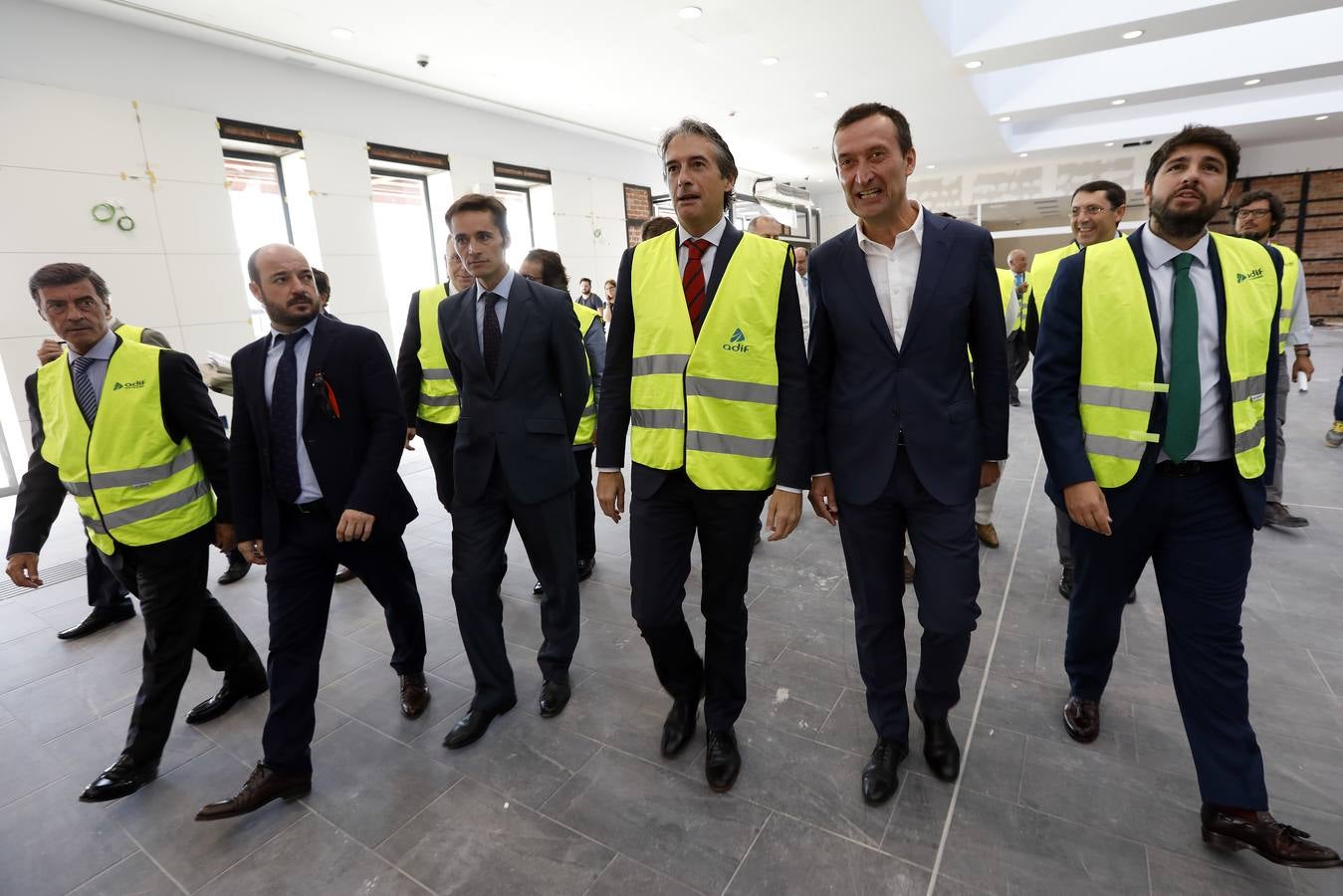 Íñigo de la Serna vista las obras y se reunió con representantes de la Plataforma Pro Soterramiento