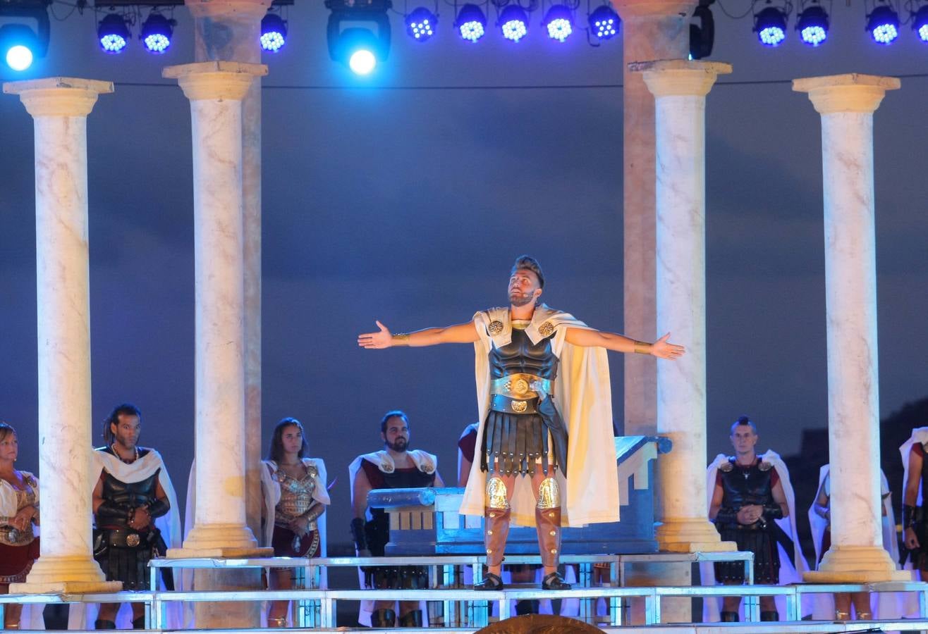 Los púnicos dan protagonismo por la mañana a los niños y recrean por la tarde y noche la Fundación de Qart Hadast