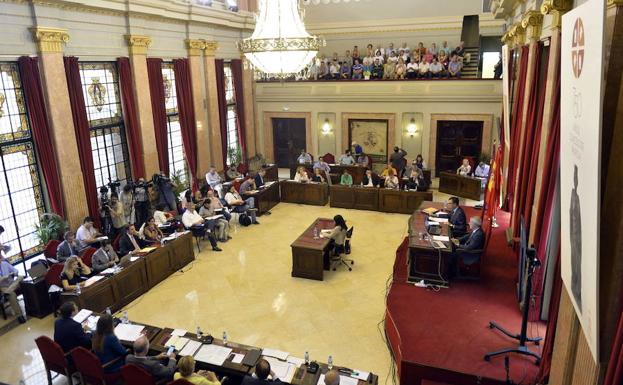 El salón de plenos del Ayuntamiento de Murcia.