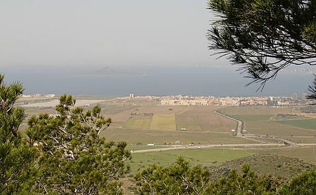 El Mar Menor desde la ladera norte del Cabezo de la Fuente.