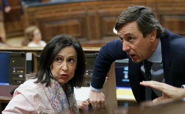 Margarita Robles y Rafael Hernando, portavoces del PSOE y el PP en el Congreso.