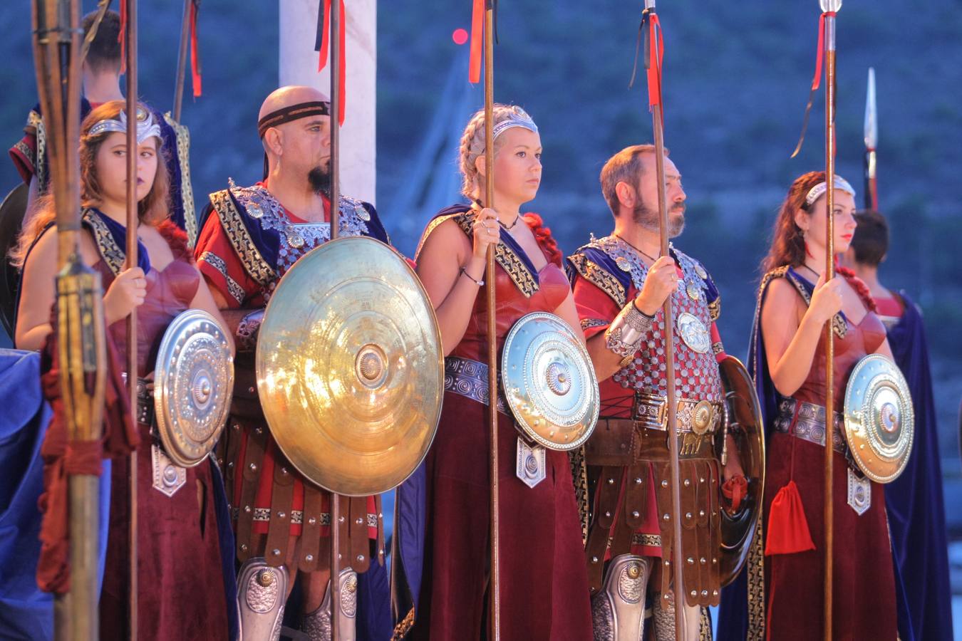 El auditorio del Muelle de Cartagena se llena para ver el desembarco de los mercenarios y su unión a las huestes púnicas 