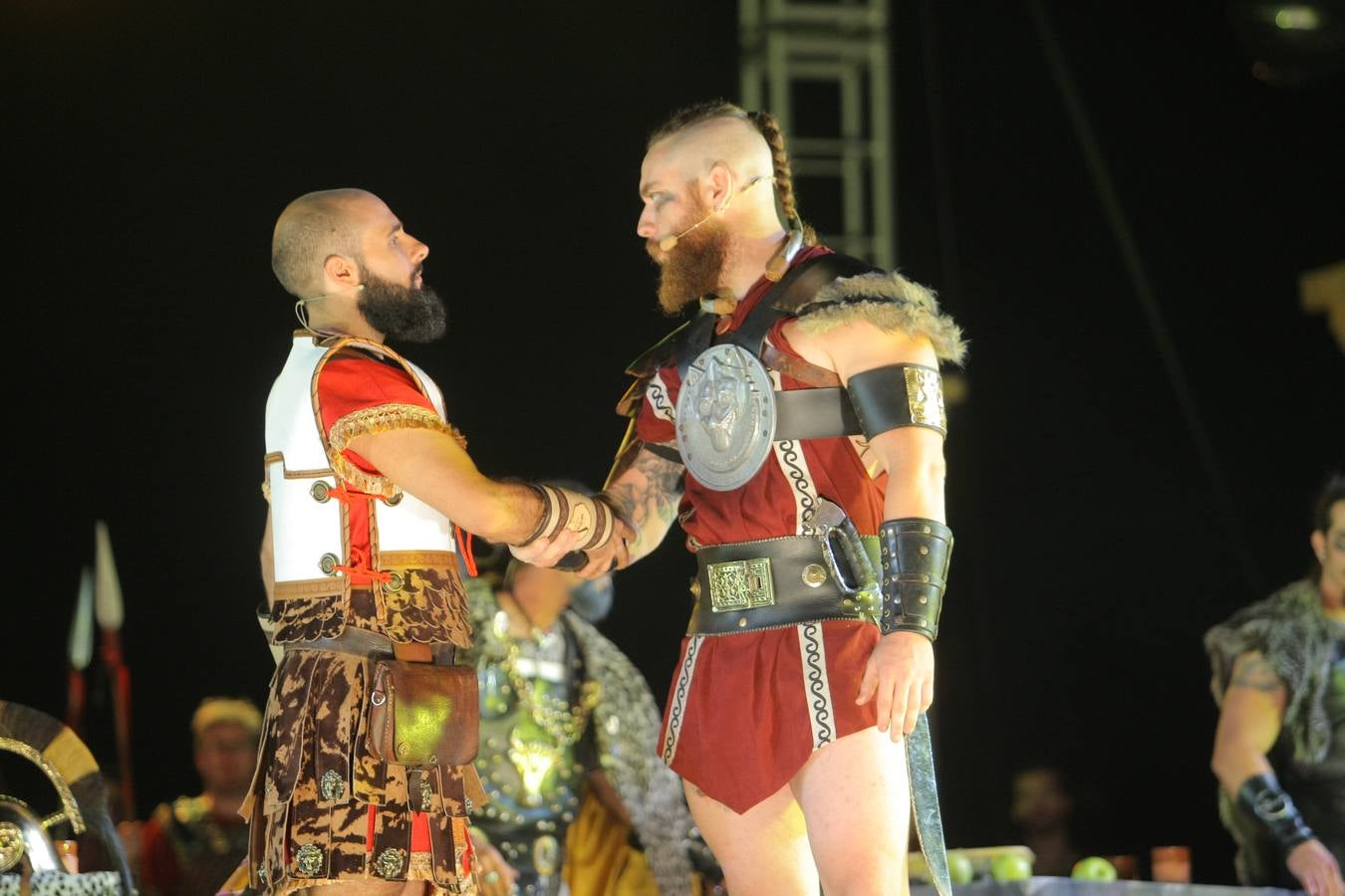 El auditorio del Muelle de Cartagena se llena para ver el desembarco de los mercenarios y su unión a las huestes púnicas 