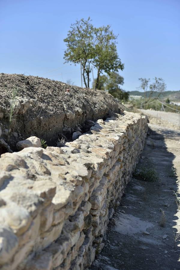Ya en el Neolítico se elaboraba vino en Bullas. Visitarla en estos días es una oportunidad para curiosear en la villa romana de Los Cantos, una enorme explotación agropecuaria en fase de excavación arqueológica