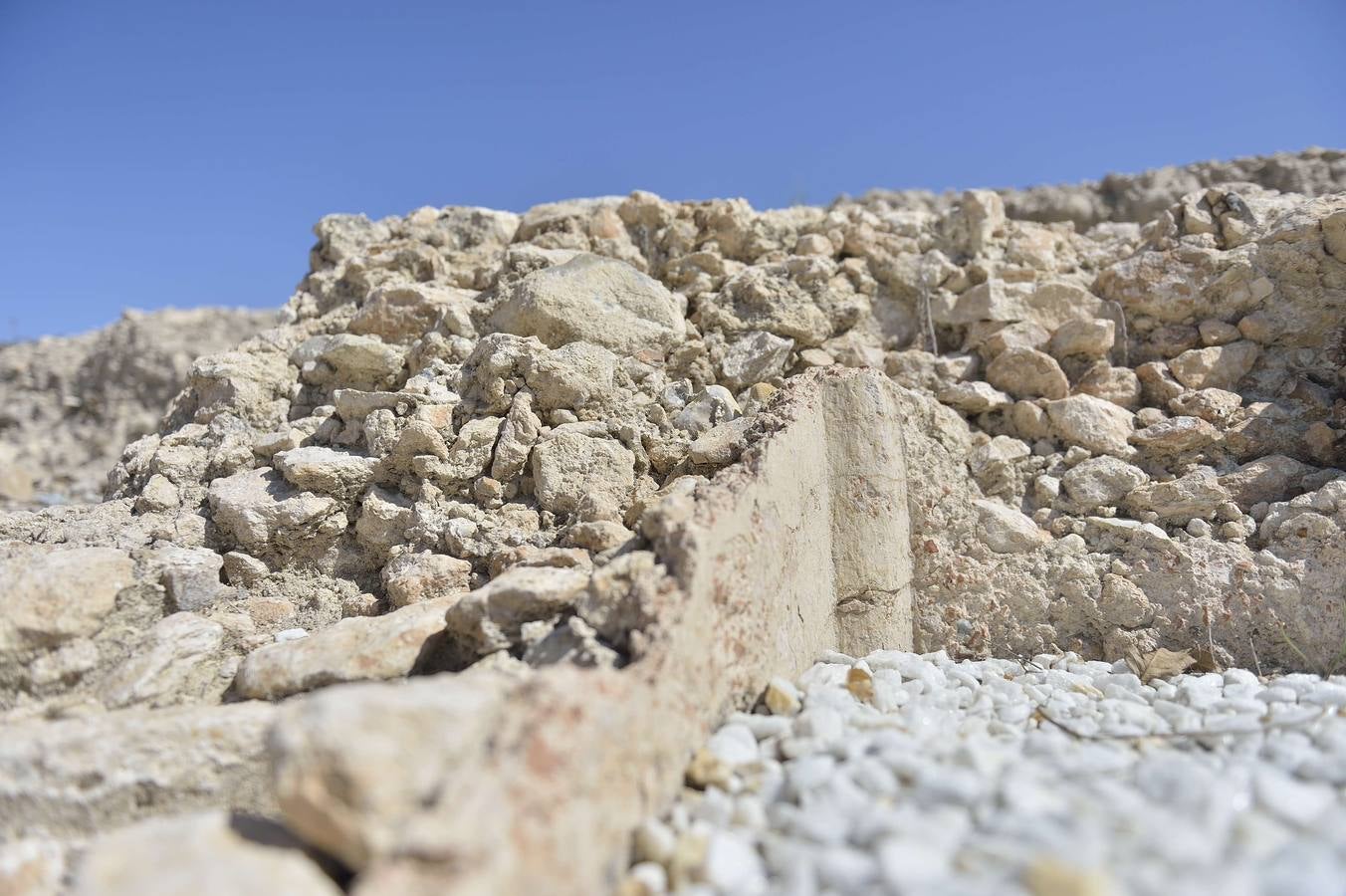 Ya en el Neolítico se elaboraba vino en Bullas. Visitarla en estos días es una oportunidad para curiosear en la villa romana de Los Cantos, una enorme explotación agropecuaria en fase de excavación arqueológica