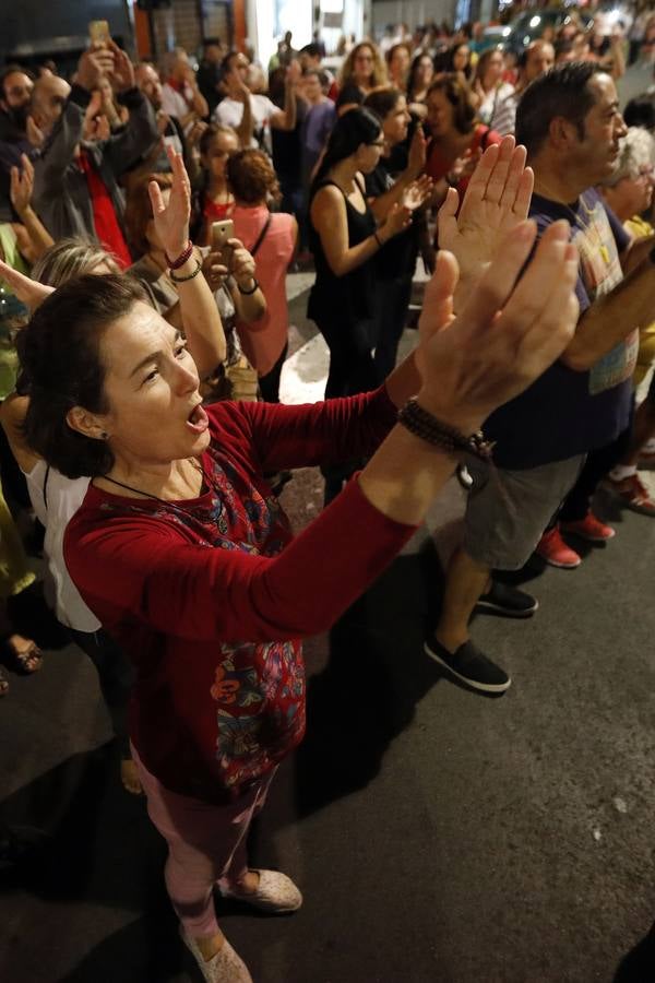 Miles de personas vuelven a concentrarse en las inmediaciones del paso a nivel de Santiago el Mayor y recorren el centro de Murcia para protestar por las obras del AVE