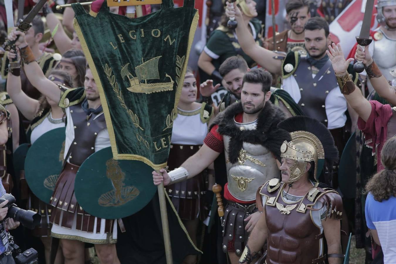 Las escenas de acción entretienen a casi 5.000 espectadores durante la Gran Batalla por la toma de Qart Hadast de las Fiestas de Carthagineses y Romanos