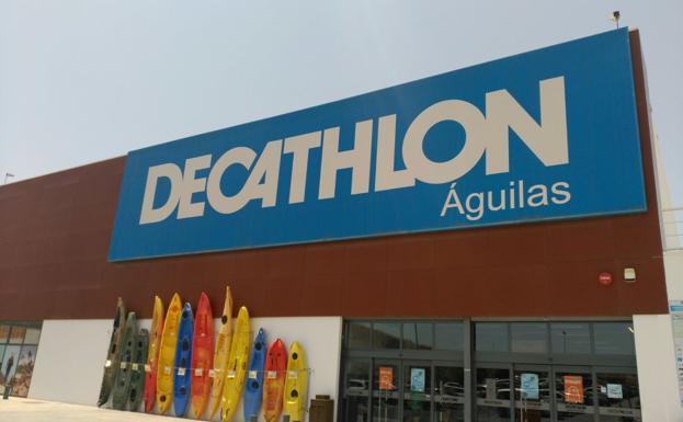 Alertan del bulo del descuento de Decathlon por WhatsApp