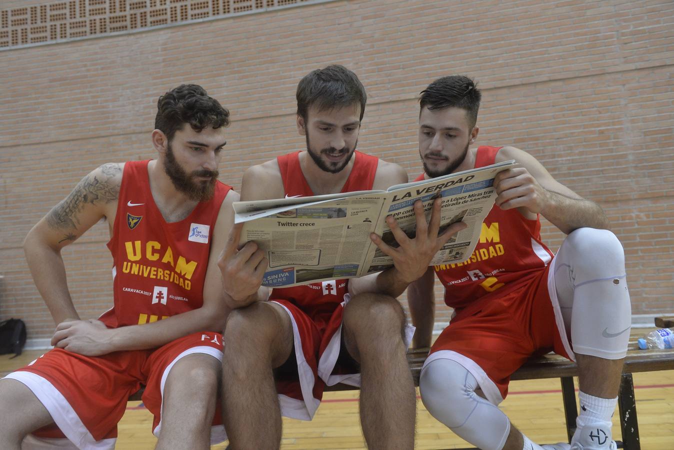 El club murciano de la ACB presentó oficialmente a sus jugadores en una jornada con buen ambiente y una clara y ambiciosa puesta de objetivos en común