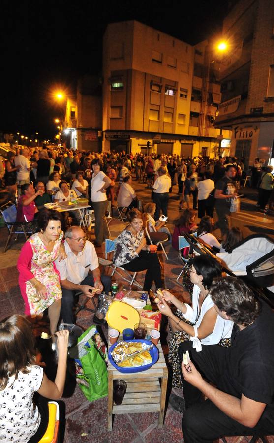 La decimoctava jornada de protestas por el soterramiento del AVE en Murcia vuelve a tomar Santiago el Mayor