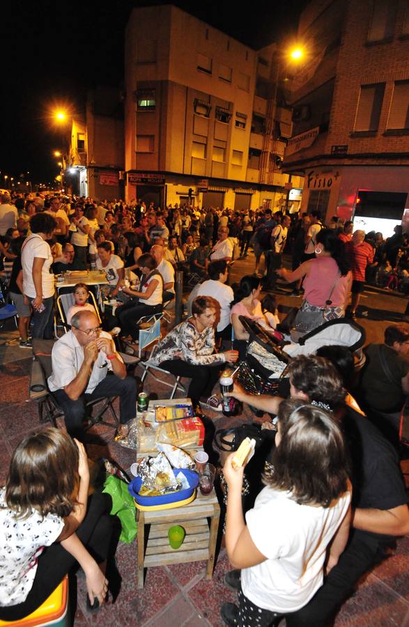 La decimoctava jornada de protestas por el soterramiento del AVE en Murcia vuelve a tomar Santiago el Mayor